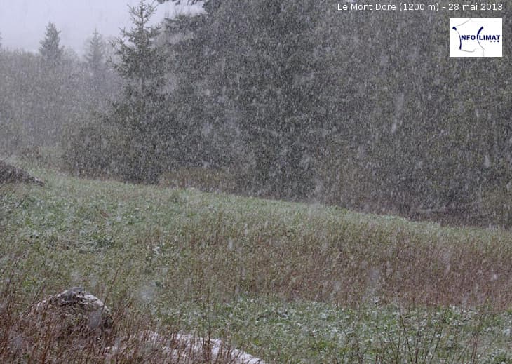 Image d'illustration pour Pluie - neige et orages sur toute la France (sat)