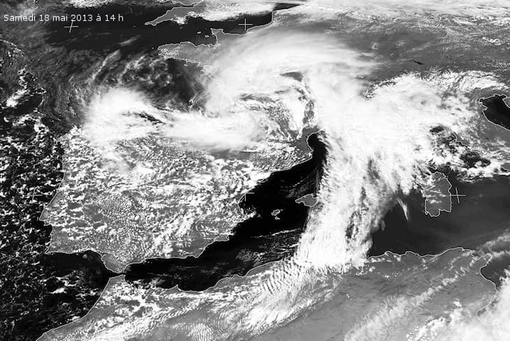 Image d'illustration pour Très mauvais temps avec pluie, orage, vent & neige (sat)