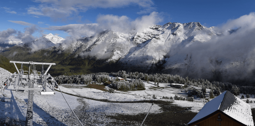 Image d'illustration pour Chutes de neige tardives et éphémères en montagne